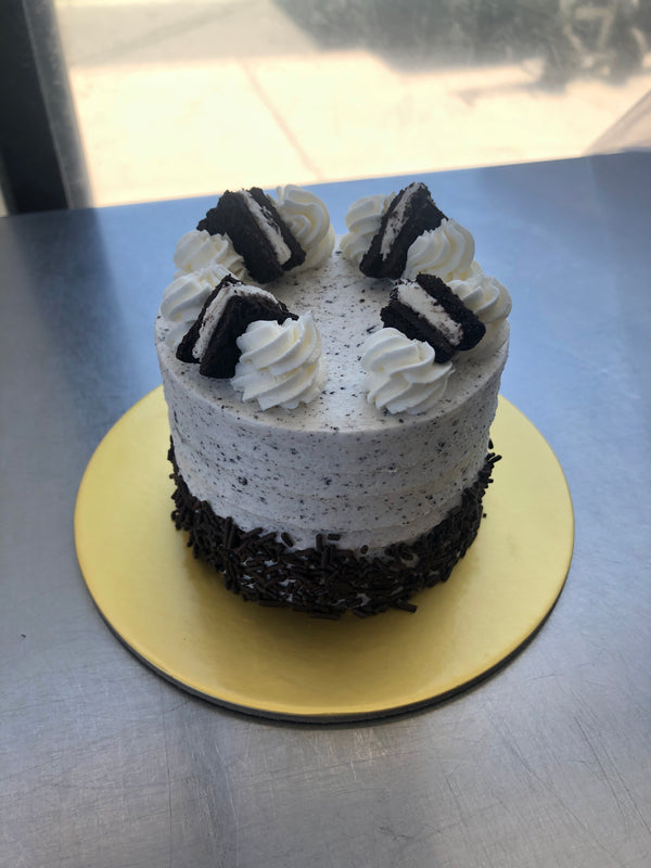 4” Oreo  Cake *Pre-Order 48 hours In Advance (Available for Store Pick-up Only)