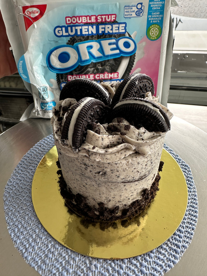 4” Oreo  Cake *Pre-Order 48 hours In Advance (Available for Store Pick-up Only)