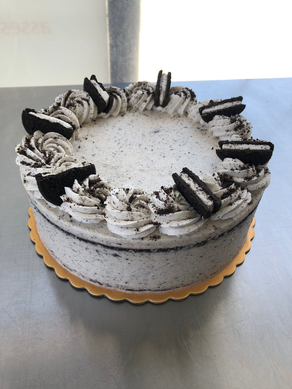 9” oreo cake (72hrs notice) available in-store