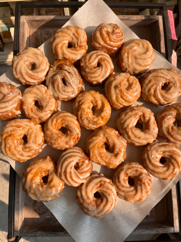 TBE Cruller (6) (Pré-commande) Disponible uniquement le vendredi et le samedi